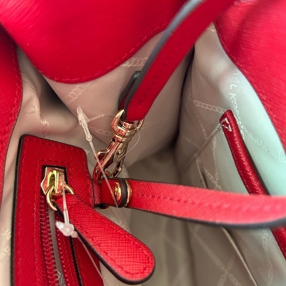 Michael Kors NWOT Karla East West Satchel - Picture 4 of 10